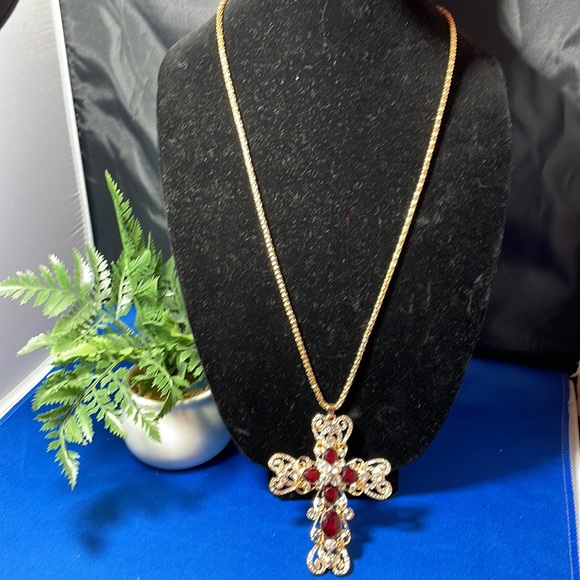 Betsy Johnson filigree cross necklace - Picture 2 of 4